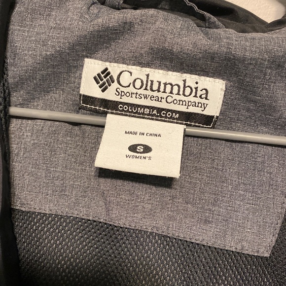 Columbia Women's Packable Rain Jacket - Size S - Picture 3 of 4